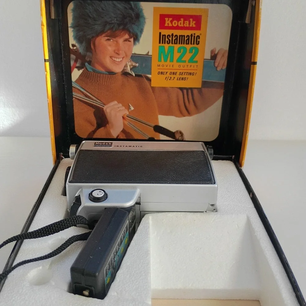 Vintage 1970‎ Kodak M22 Instamatic Super 8 camera Movie Outfit with original box